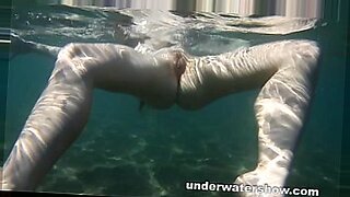 fuking under water