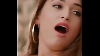 indian actress sonakshi sinha ki chudai video film sunny leon