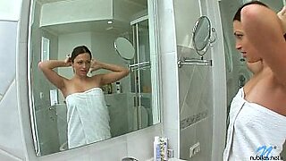 sunny leone xx videos for bathroom