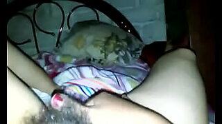 esposa infiel con la gata y la grabada con camara oculta por esposo