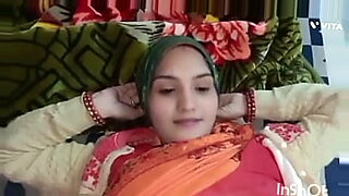reshma boobs massaging