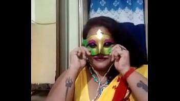 mature indian dress aunty