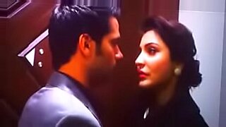 anushka sharma hot kiss bad