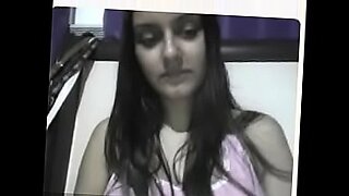 teen playing her boibs on cam