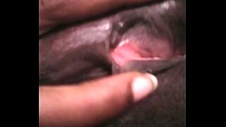squihy amateur ebony plays with wet pussy
