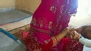 indian new married 18 years girl in first fuckking saree remove sex