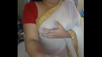 mallu telugu aunty blouse boobs