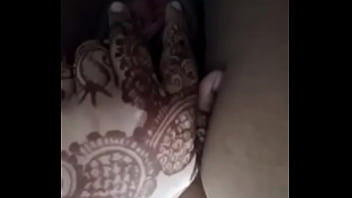 sex starved amateur teen rubs her cunt and tugs huge dick