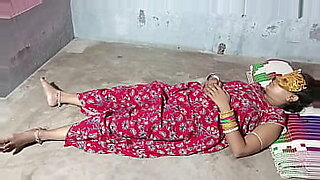 indian real sister sleeping with brother