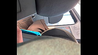 dick flash in car girl see