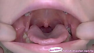 lesbian boob tongue
