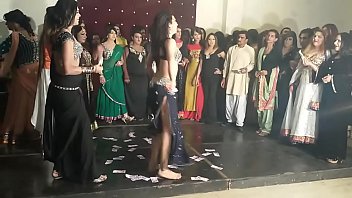 pakistani actress nude mujra dance download