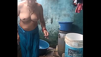 indian aunty hidden bathing
