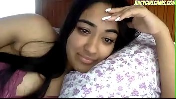 sexy indian bitch actress shows her desi boobs