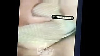 nonton bokep indo streaming gadis jilbab buka baju sampai