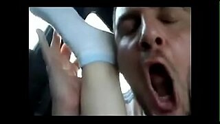 videos de penetracion y acabando dentro de la vagina dando brocha