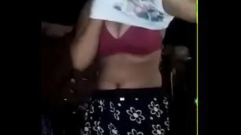 a girl take off bra
