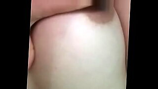 casero de hombre tragando leche7