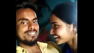 mallu aunty allow her partner release his cum on her face