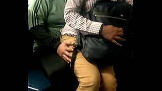 una mujer se desanuda en metro de monterrey