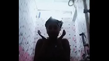 pron in bath tab video in india