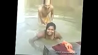 karachi girl press boobs n suck by boyfreind