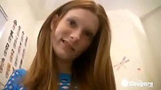 cute girl fucked by a sex machine real well