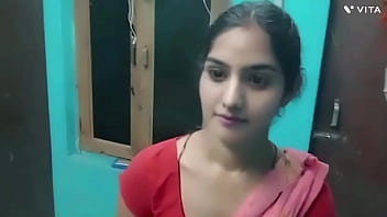 pretty indian rubs her pussy and tits