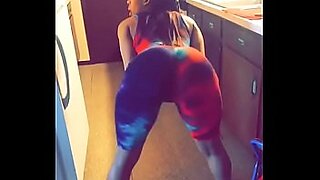 teen striptease ass shake