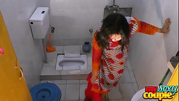 download hot bengali indian red saree girl hotel sex with her brother friend hd video