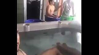 abuelos espiando en baños publicos masturbandose gays