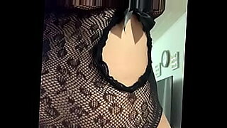 amateur crossdresser striptease