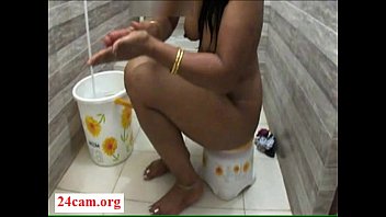 emirate arab women in bath room shath